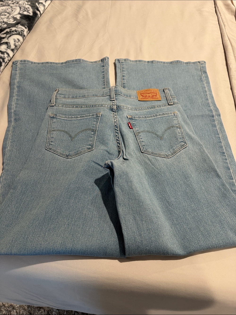 Levis 318 shaping wide leg jeans 25x32